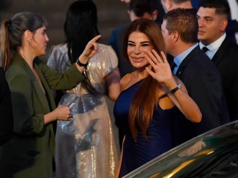 Zulemita Menem vistió un vestido que dejó ver sus hombros. Foto: Télam. Zulemita Menem vistió un vestido que dejó ver sus hombros. Foto: Télam.