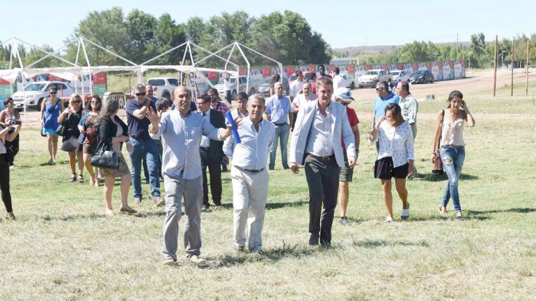 Quiroga y sus funcionarios supervisaron ayer los trabajos en el lugar en el que se va a desarrollar la fiesta.