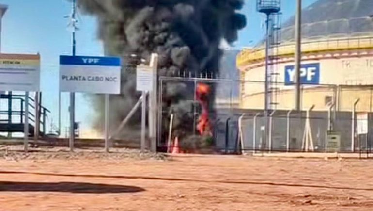 La planta de YPF cerca de Añelo.