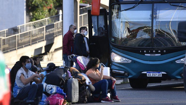 Colectivo detenido sobre la Autopista General Paz