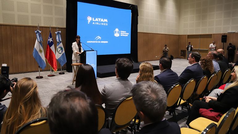 La ministra de Turismo y Medio Ambiente