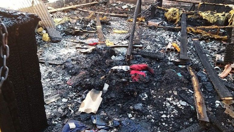 Se fue de fiesta y sus tres hijos murieron calcinados