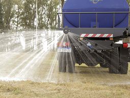El camión regador presentaba fallas mecánicas y de seguridad que eran conocidas por las autoridades. El camión regador presentaba fallas mecánicas y de seguridad que eran conocidas por las autoridades.