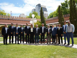 El gobernador Rolando Figueroa recibió a directivos del consorcio brasileño GásBra Energía, interesados en el gas de Vaca Muerta. El gobernador Rolando Figueroa recibió a directivos del consorcio brasileño GásBra Energía, interesados en el gas de Vaca Muerta.