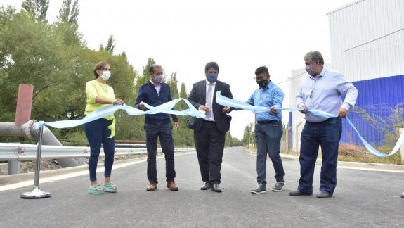 El municipio inauguró 40 cuadras de asfalto en el oeste de la ciudad