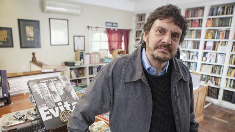 Más allá del creador de la bandera. Pigna aseguró que Belgrano fue un hombre altamente completo e interesante.