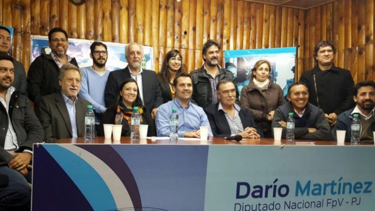 Conforman un frente anti-Macri que impulsa la candidatura de Martínez