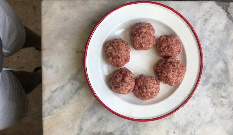 Receta: albóndigas de carne con aderezo de yogur