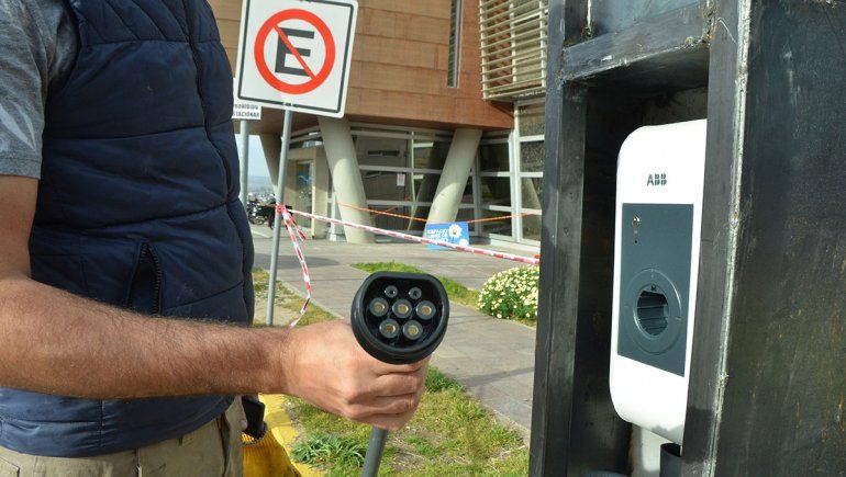 Habrá estaciones para ir a Chile en autos eléctricos