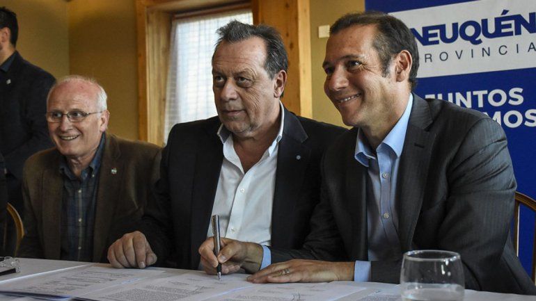 Firman convenios para potenciar el turismo y otorgar créditos a microemprendedores