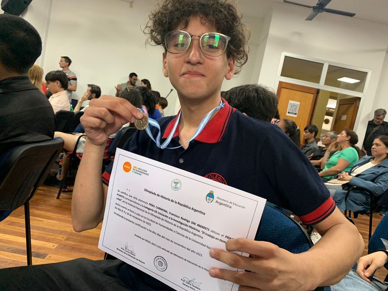 El estudiante del ITC fue premiado en la Olimpíada de Historia en la Universidad del Litoral.&nbsp;