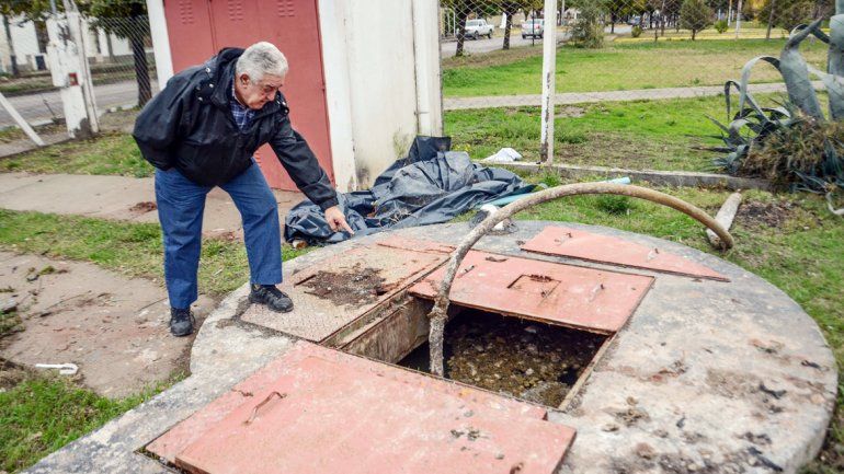 Los desbordes son una constante y un gran dolor de cabeza para muchos vecinos del centro.