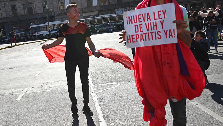 El Senado convirtió en ley la esperada respuesta integral al VIH: ¿Qué implica?