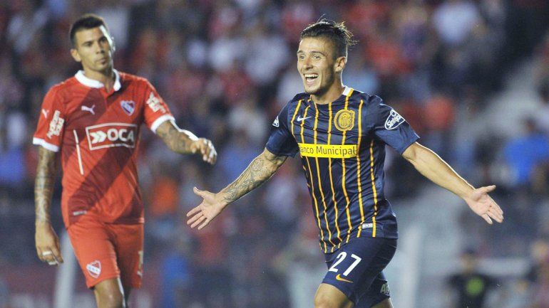 Jonás Aguirre festeja su golazo
