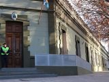 Otro despido en el Estado: investigan si cobró sin trabajar mientras vivía en el extranjero