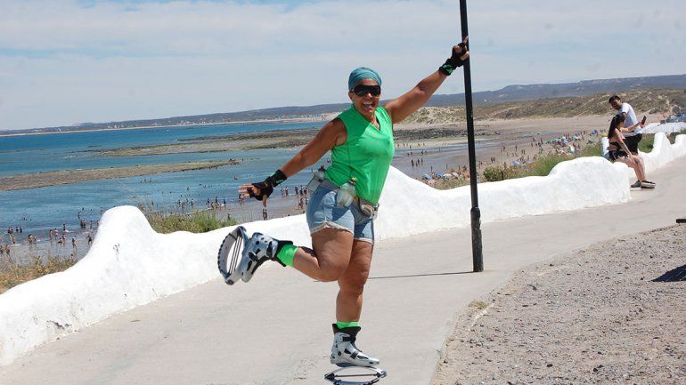 Una neuquina cautivó en Las Grutas con el kangoo jumps