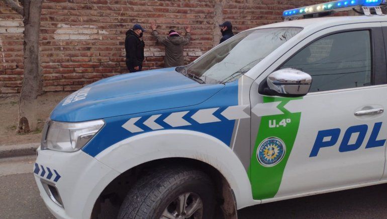 Obrero atrapó a un ladrón que había arrebatado un celular