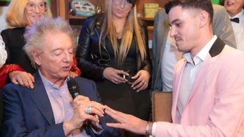 Pepe Cibrián se casó hace un mes, pero su relación con Nahuel Lodi está en duda. Pepe Cibrián se casó hace un mes, pero su relación con Nahuel Lodi está en duda.