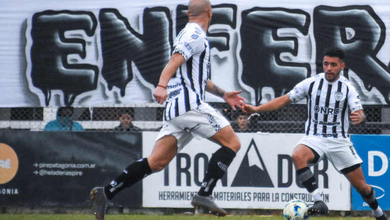 Cipolletti enfrenta al Chivo de Bahía. Maxi Amarfil es el capitán del Albinegro. 