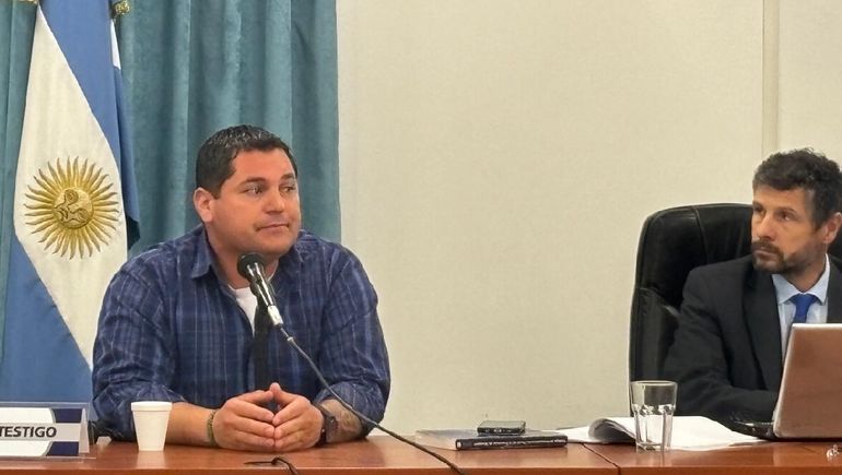 Juan Villanueva, esposo de la docente Mónica Jara, víctima del incendio la Escuela 144 de Aguada San Roque. Juan Villanueva, esposo de la docente Mónica Jara, víctima del incendio la Escuela 144 de Aguada San Roque.