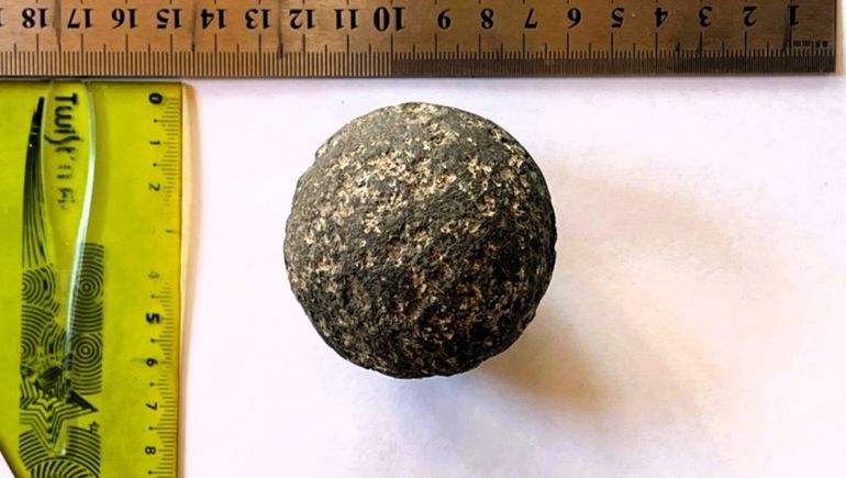 Vendían por Facebook una valiosa pieza arqueológica: la Justicia la recuperó y se la entregó a un museo