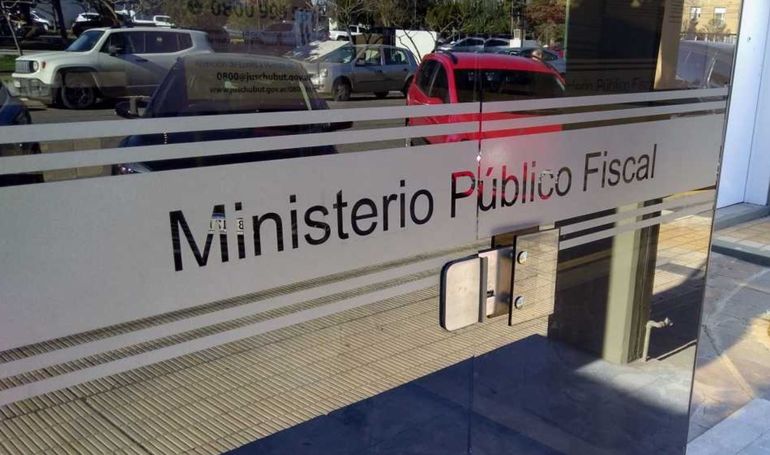 La Unidad Especial de Ciberdelito del Ministerio Público Fiscal de Chubut detectó que el condenado compartió imágenes de "actividad sexual explícida" de menores de 13 años. La Unidad Especial de Ciberdelito del Ministerio Público Fiscal de Chubut detectó que el condenado compartió imágenes de "actividad sexual explícida" de menores de 13 años. 