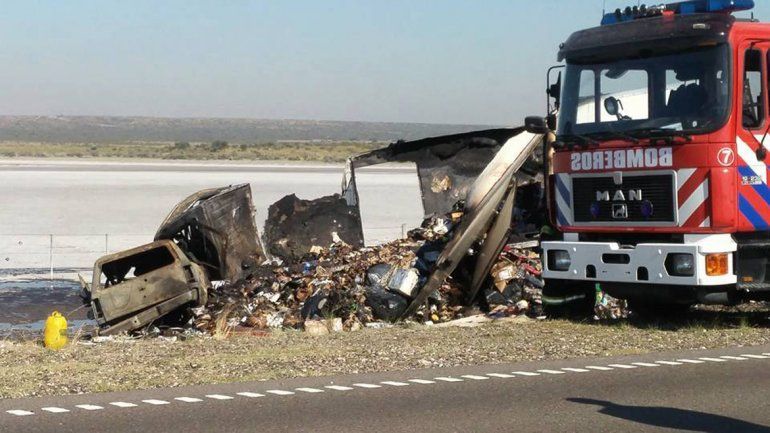 Cuatro personas murieron calcinadas tras violento choque en Conesa