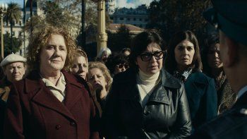 Las primera imágenes de Villaflor, la nueva película de Verónica Llinás y Peter Lanzani. Las primera imágenes de Villaflor, la nueva película de Verónica Llinás y Peter Lanzani.