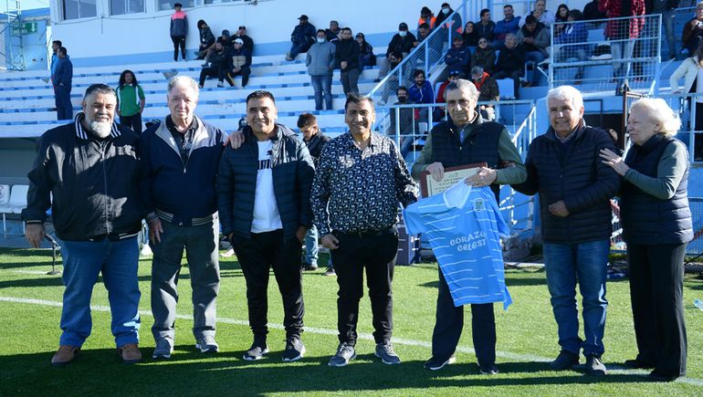 La Copa Argentina volvió a Cutral Co en una jornada homenaje