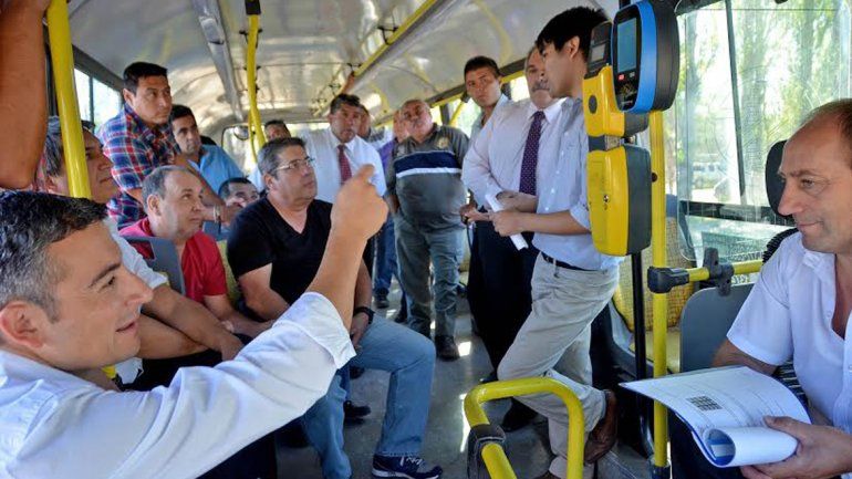 Capacitan a los choferes para la utilización de la tarjeta SUBE