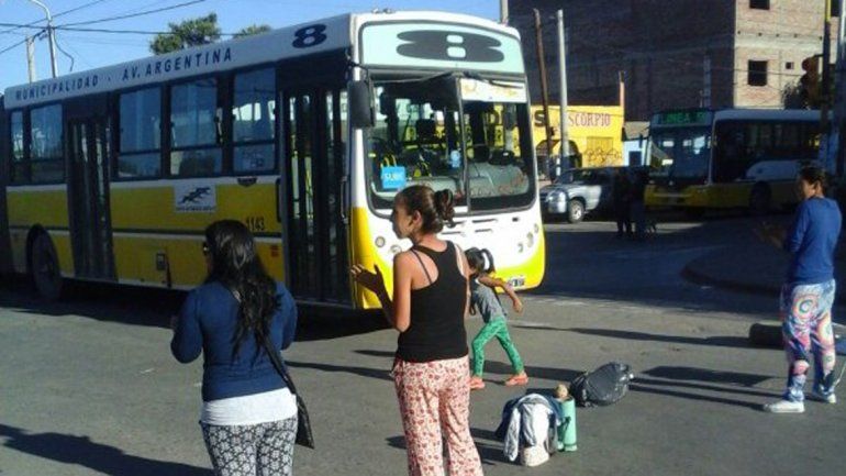 Podrían parar el servicio si hay otra toma de colectivos