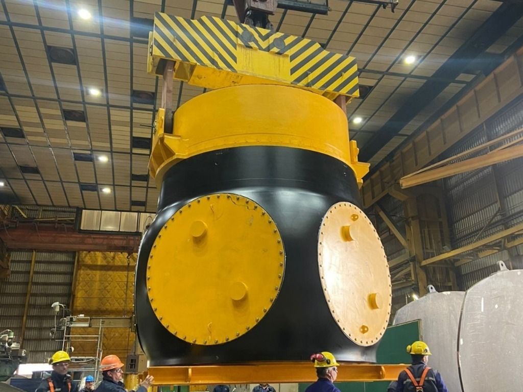 LA turbina Kaplan que IMPSA envía desde Mendoza a Corrientes.