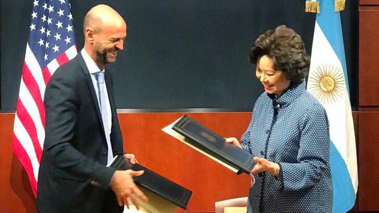 Argentina y EE. UU. firmaron un convenio para ampliar las rutas aéreas