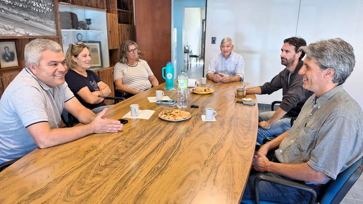 El Secretario de Ganadería de la provincia, Tabaré Bassi, se reunió con productores. Foto: Fabricio González. El Secretario de Ganadería de la provincia, Tabaré Bassi, se reunió con productores. Foto: Fabricio González.