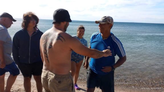 Mari Menuco: Jefe de Bomberos fue de paseo y rescató a un kayakista