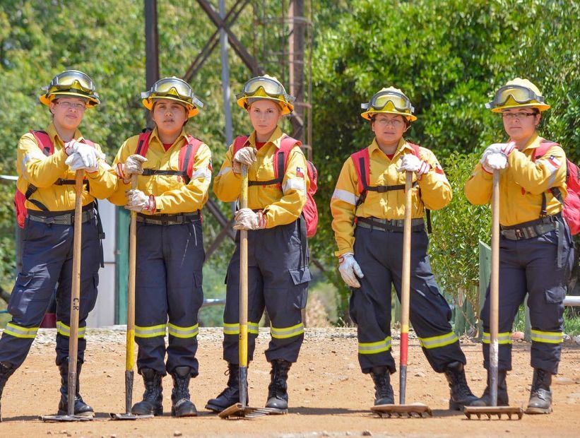 Destacan la labor de las mujeres brigadistas en incendios forestales