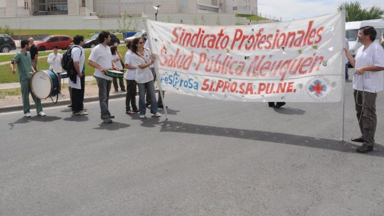 Médicos realizan otro paro en reclamo de la mesa salarial