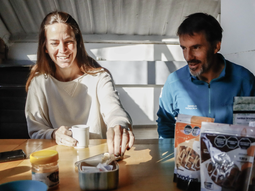 Helena y Eduardo, impulsores de Canelo. Foto: Anahí Cárdena Helena y Eduardo, impulsores de Canelo. Foto: Anahí Cárdena
