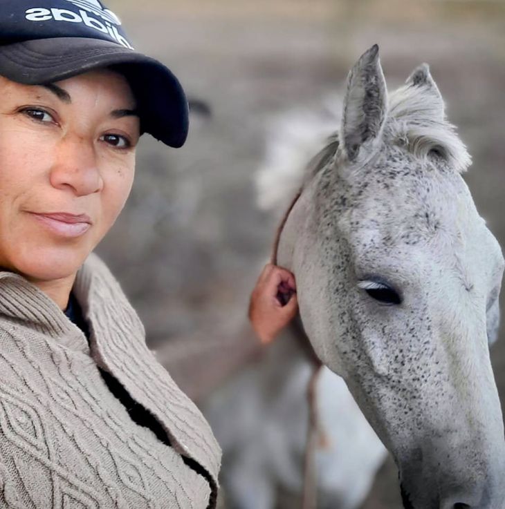 Maru trabaja 8 hectáreas en Picún Leufú. Foto: gentileza Maru trabaja 8 hectáreas en Picún Leufú. Foto: gentileza