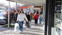 Los neuquinos salieron poco a realizar compras por el día del Padre