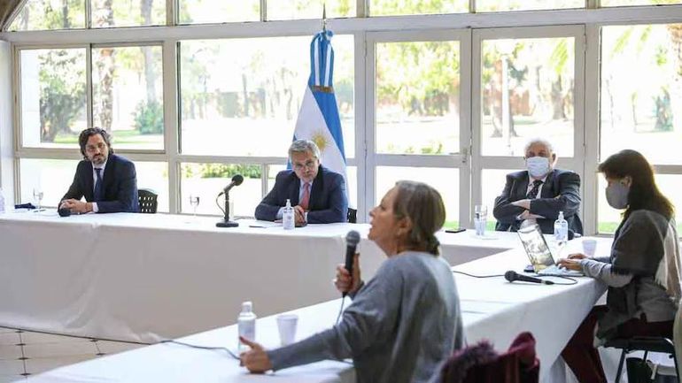 Alberto Fernández junto a sus asesores infectólogos, durarnte la pandemia del Covid-19, en la que Argentina siguió los lineamientos de la OMS: Alberto Fernández junto a sus asesores infectólogos, durarnte la pandemia del Covid-19, en la que Argentina siguió los lineamientos de la OMS: