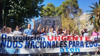 movilizacion en neuquen por el paro nacional docente: ¿afectara el inicio de clases? movilizacion en neuquen por el paro nacional docente: ¿afectara el inicio de clases?