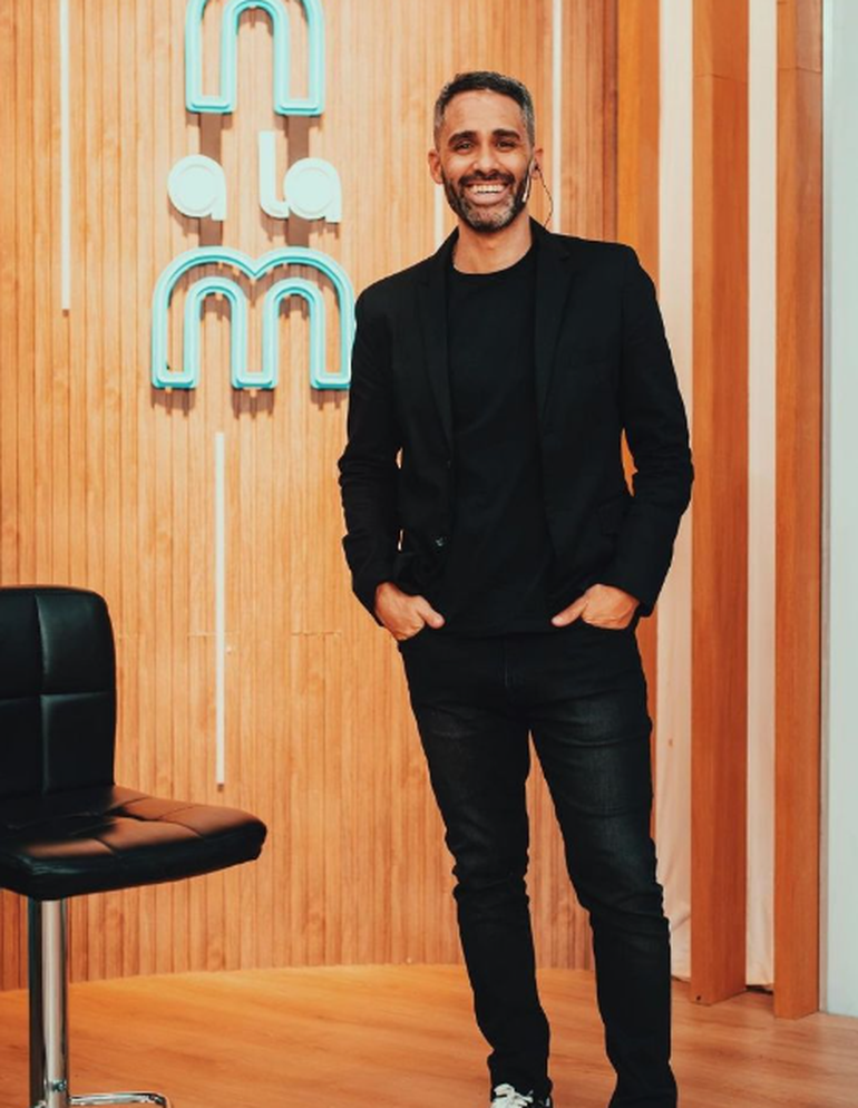 El Pollo Álvarez había sido despedido de El Trece, pero el canal dio marcha atrás. Nosotros a la Mañana sigue en un nuevo horario.