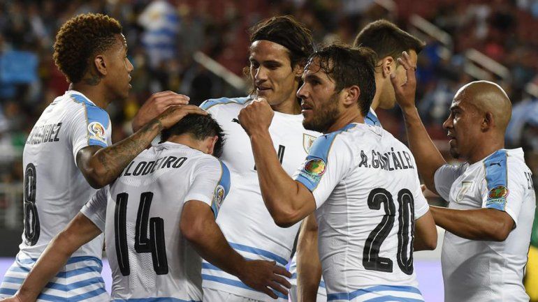 Uruguay lavó su imagen con triunfo 3 a 0 sobre Jamaica