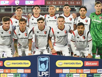 Newells cayó 5-0 ante Lanús. Newells cayó 5-0 ante Lanús.