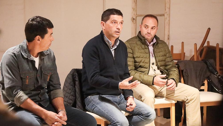 Koopmann consigue apoyo unánime de los intendentes