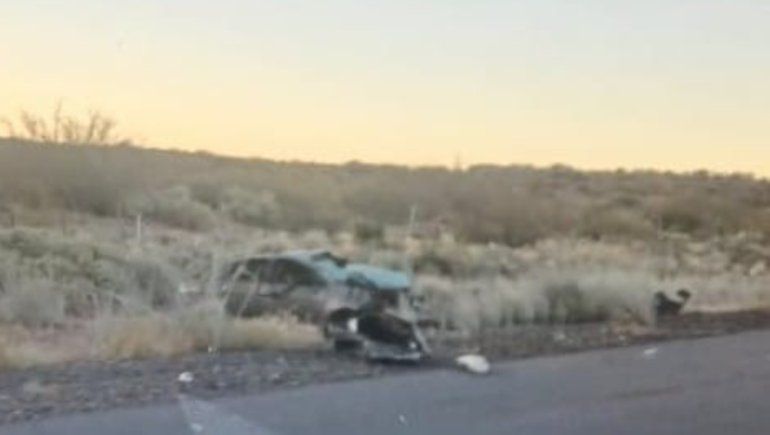 La acompañante del conductor fallecido es su novia y sufrió graves lesiones.