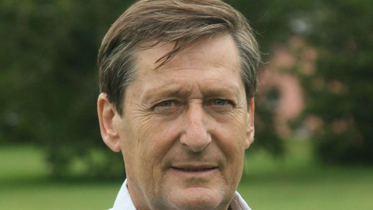 Tuitera descalificó a las feministas y diputado de Cambiemos se sumó