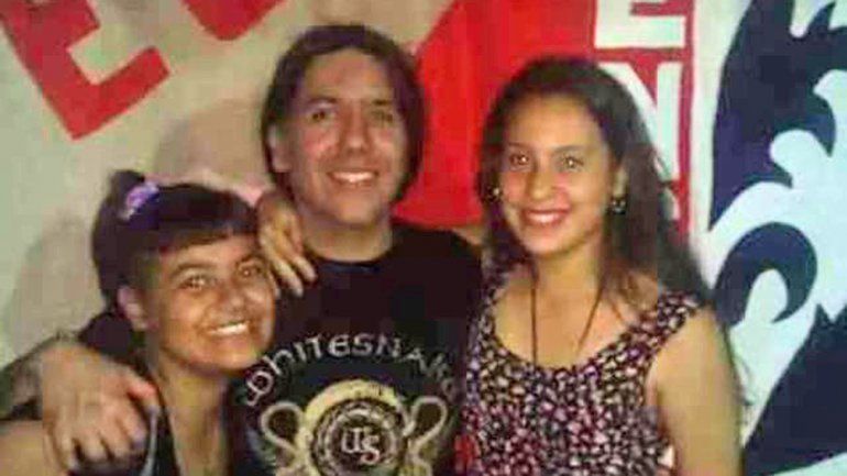 El docente tiene 40 años y da clases de matemáticas. Los investigadores hablan de una relación obsesiva.