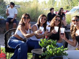 La Vendimia Neuquina se vive en bodega Familia Schroeder La Vendimia Neuquina se vive en bodega Familia Schroeder